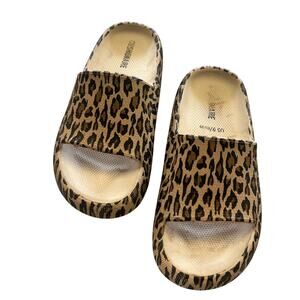 Cushionable Leopard Slide Slip On Rubber Sandals Size 9
